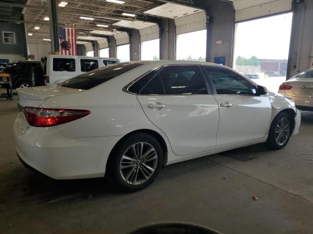 Седаны TOYOTA CAMRY 2016 Белы