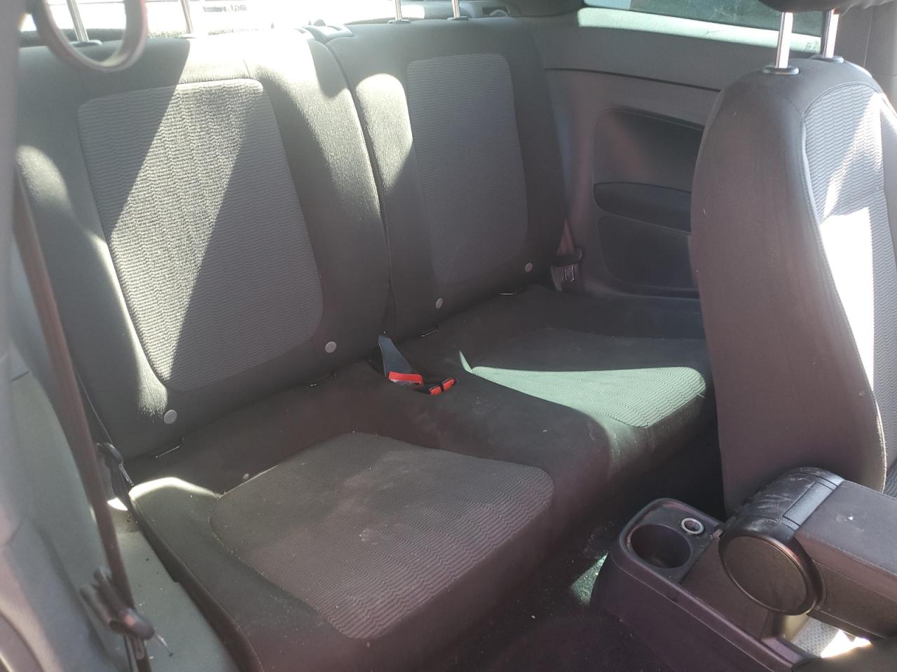 2014 Volkswagen Beetle VIN: 3VWFP7ATXEM622582 Lot: 70260615