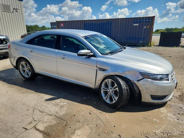  FORD TAURUS 2015 Srebrny