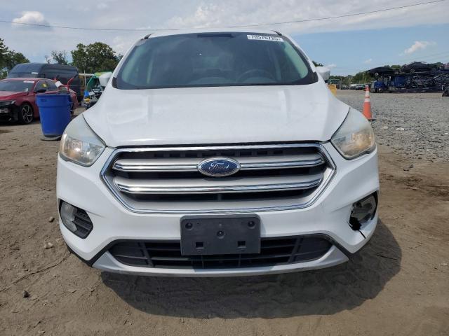 Паркетники FORD ESCAPE 2017 Белы