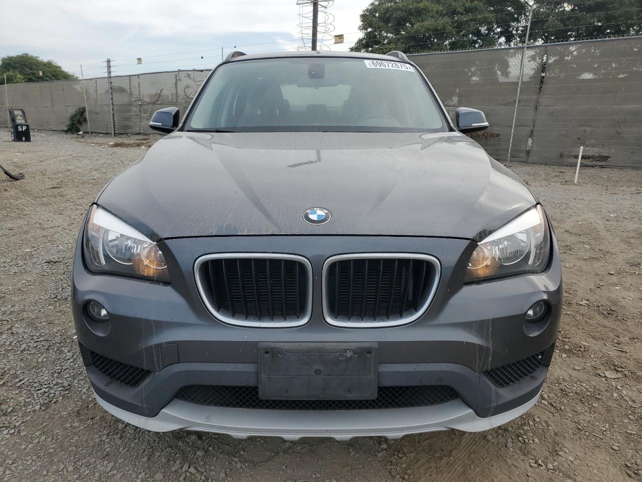 Фото: WBAVM1C5XFV317140