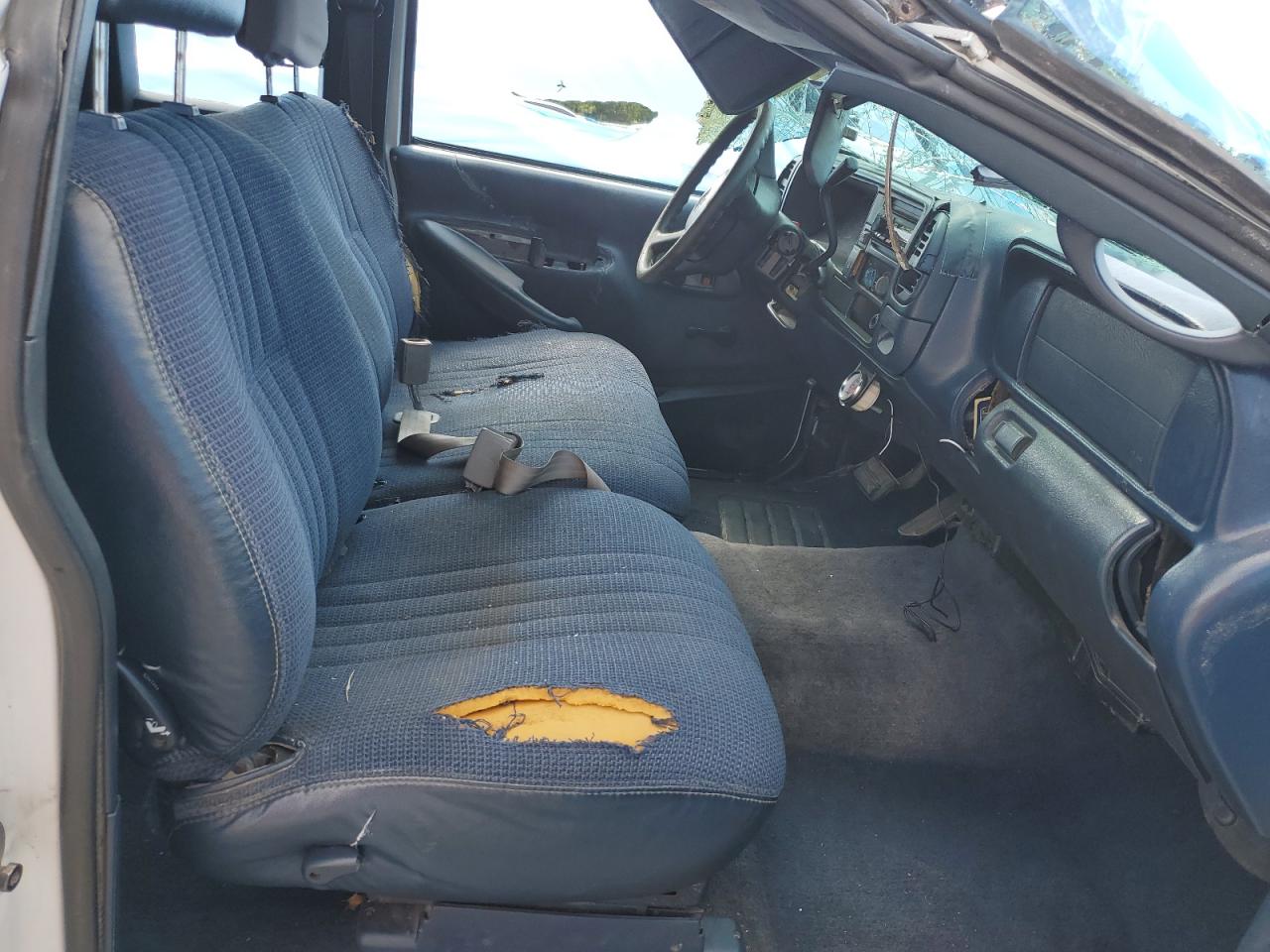 1998 Chevrolet Gmt-400 C1500 VIN: 1GCEC19M7WE216724 Lot: 69765055