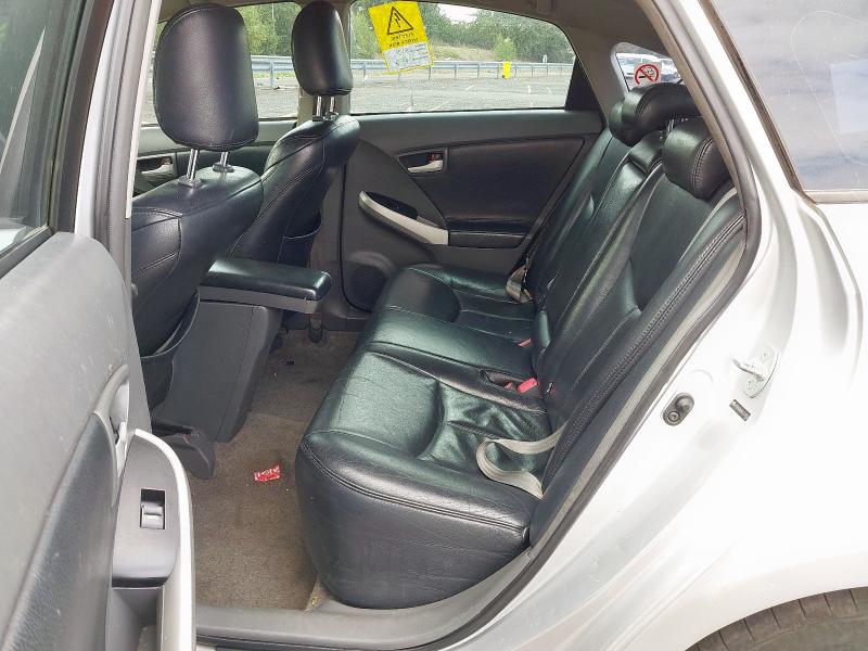 2011 TOYOTA PRIUS T3
