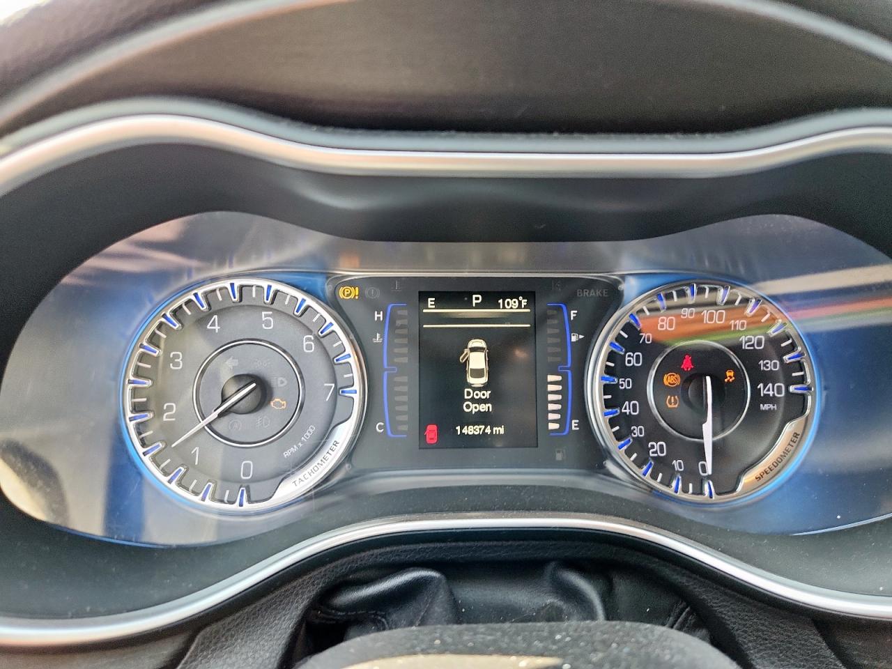 2015 Chrysler 200 Limited VIN: 1C3CCCAB6FN642843 Lot: 69626755