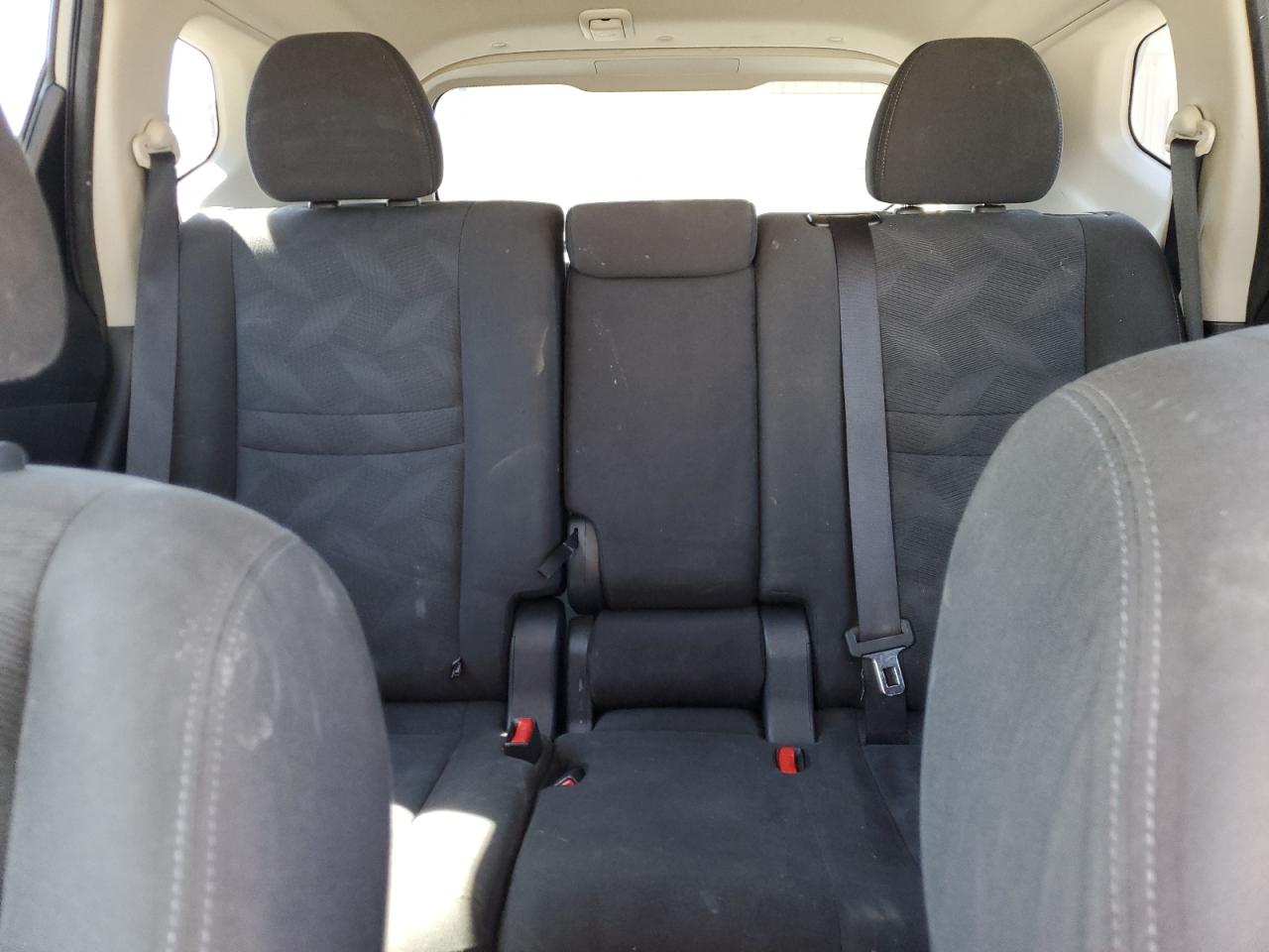 2016 Nissan Rogue S VIN: KNMAT2MT7GP603086 Lot: 70931905