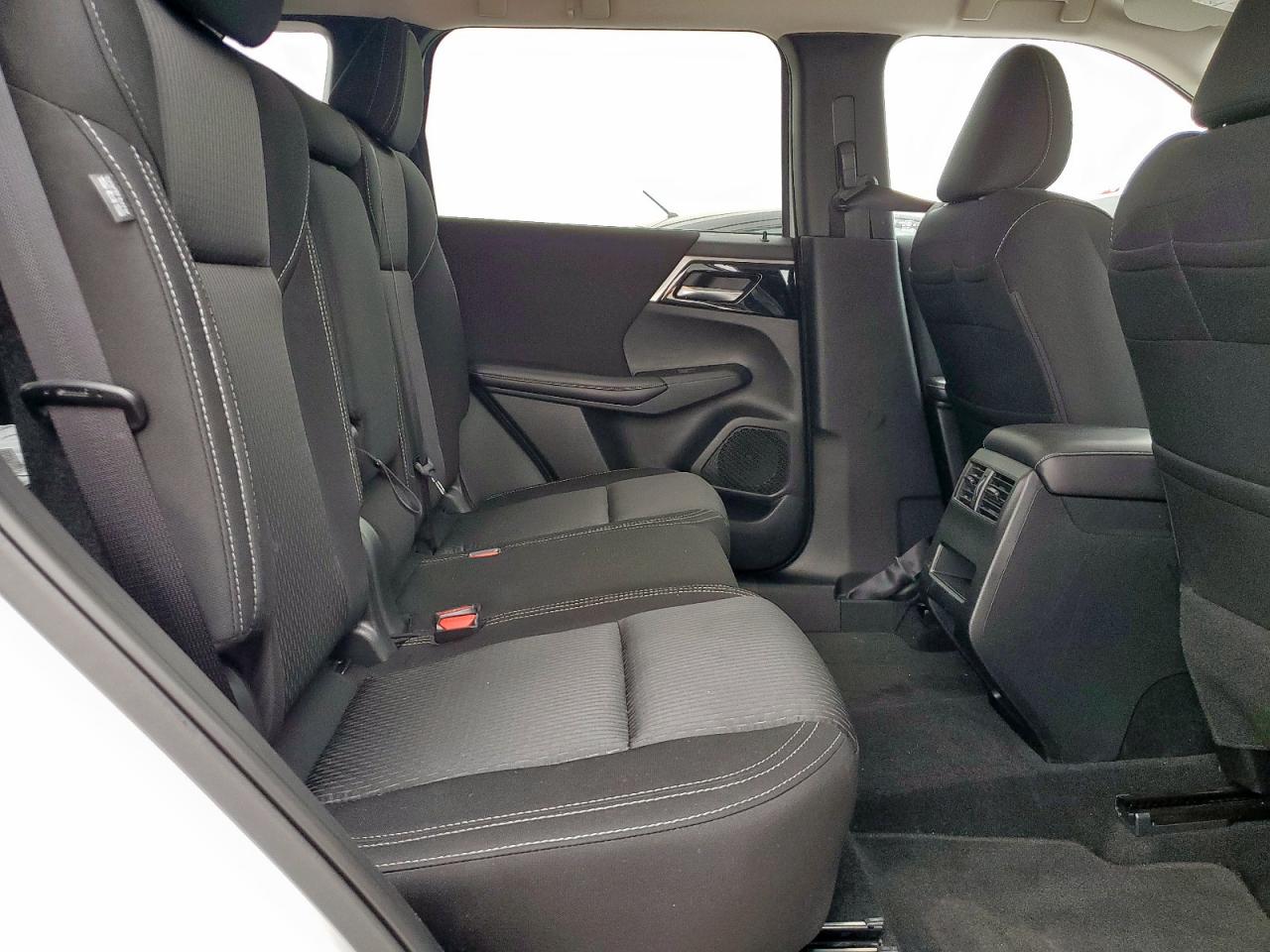 2024 Mitsubishi Outlander Es VIN: JA4J4UA88RZ079490 Lot: 70915825