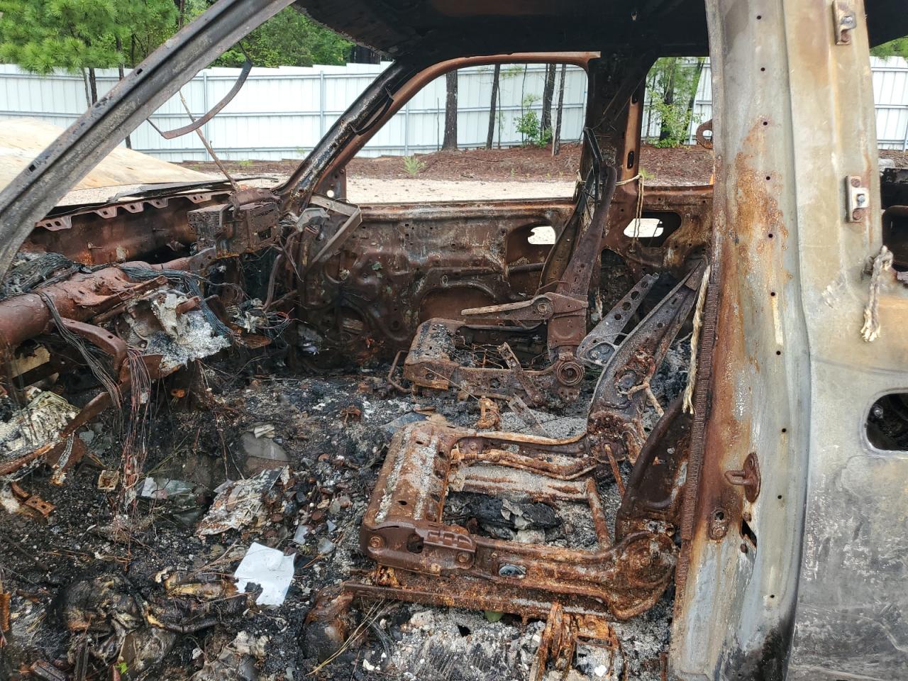 2005 Toyota Tundra Access Cab Limited VIN: 5TBBT48135S472176 Lot: 64810885