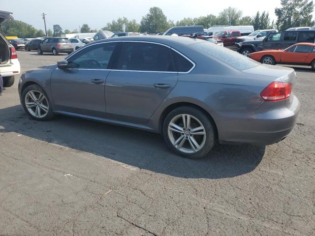 Sedans VOLKSWAGEN PASSAT 2014 Gray