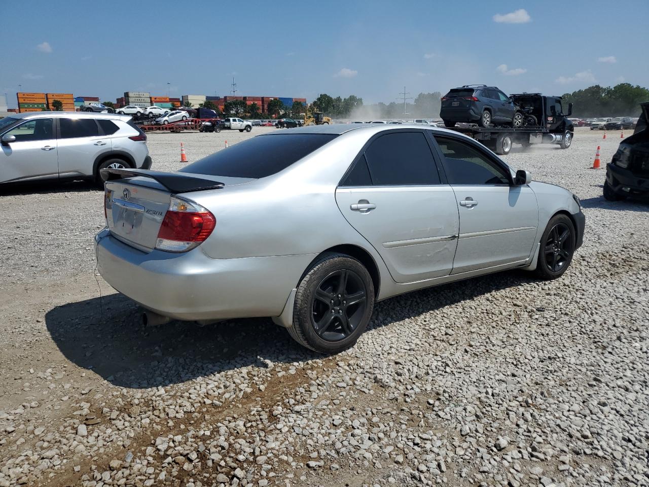 2005 Toyota Camry Le silver null gas 4T1BE32K55U506705 photo #4