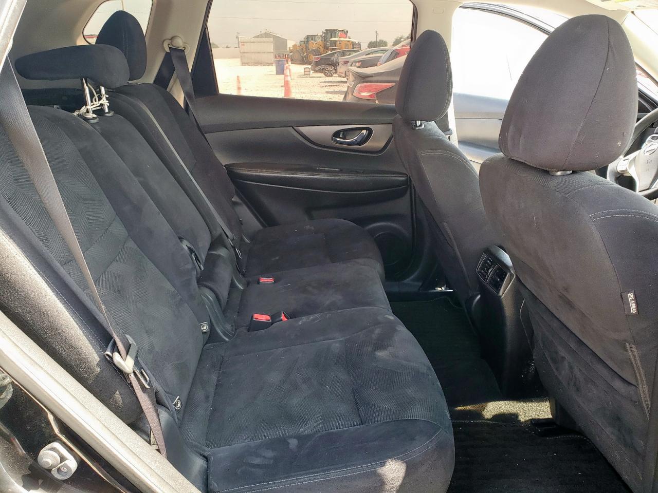 2016 Nissan Rogue S VIN: JN8AT2MT6GW018414 Lot: 69567525