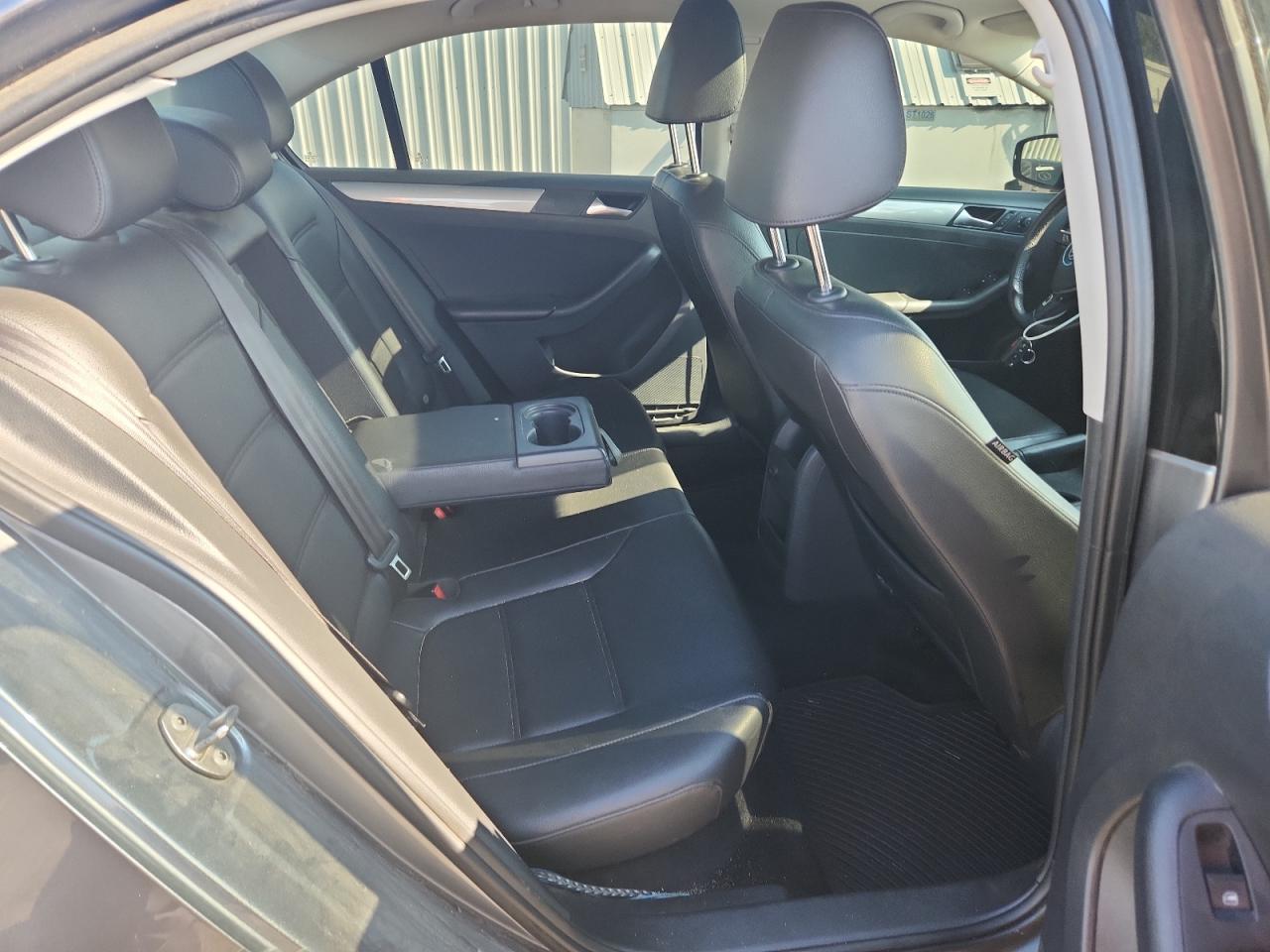 3VWDB7AJ2HM336105 2017 Volkswagen Jetta Se