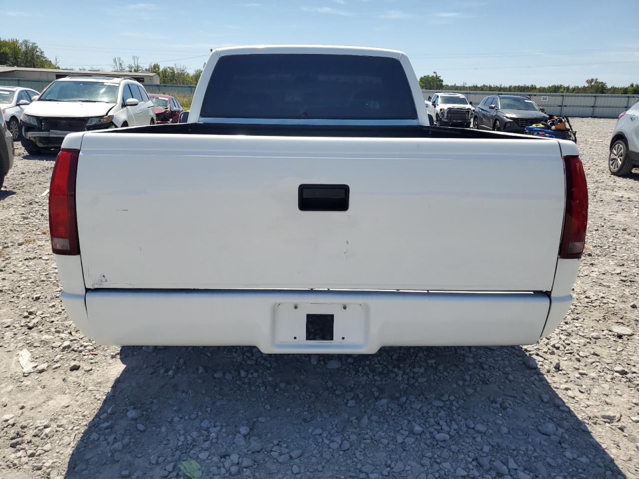 1990 Chevrolet Gmt-400 C1500 VIN: 1GCDC14K6LZ258064 Lot: 70830975