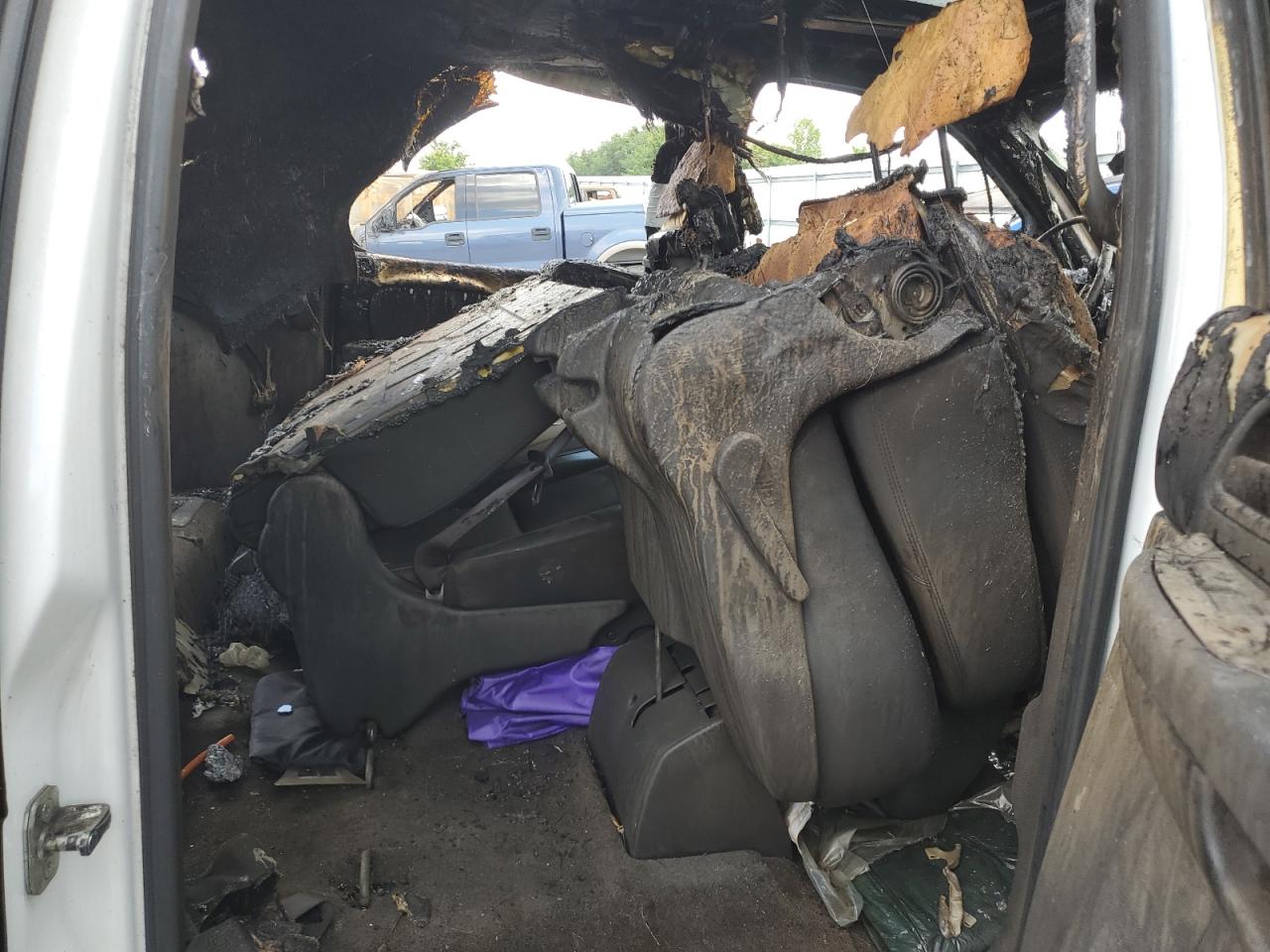 2012 Chevrolet Suburban K1500 Lt VIN: 1GNSKJE79CR107702 Lot: 67795355