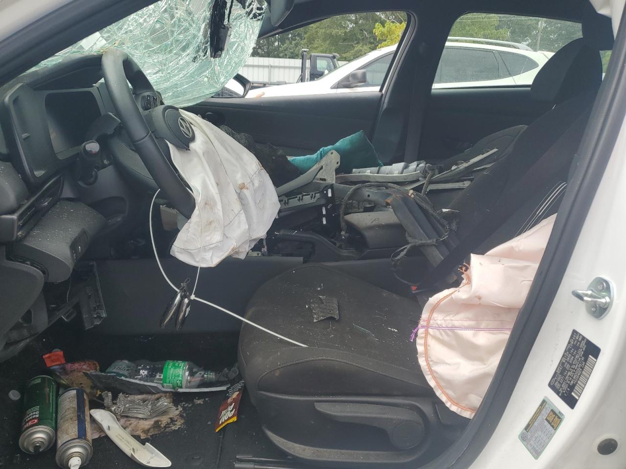 2025 Hyundai Elantra Sel Sport - image 7