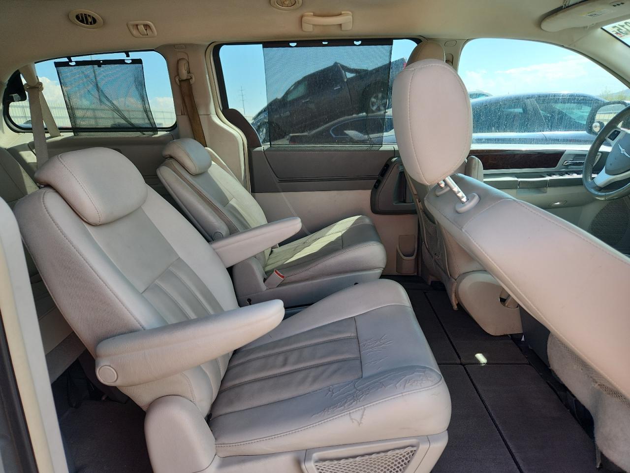 2010 Chrysler Town & Country Touring VIN: 2A4RR5DX4AR207090 Lot: 69299915