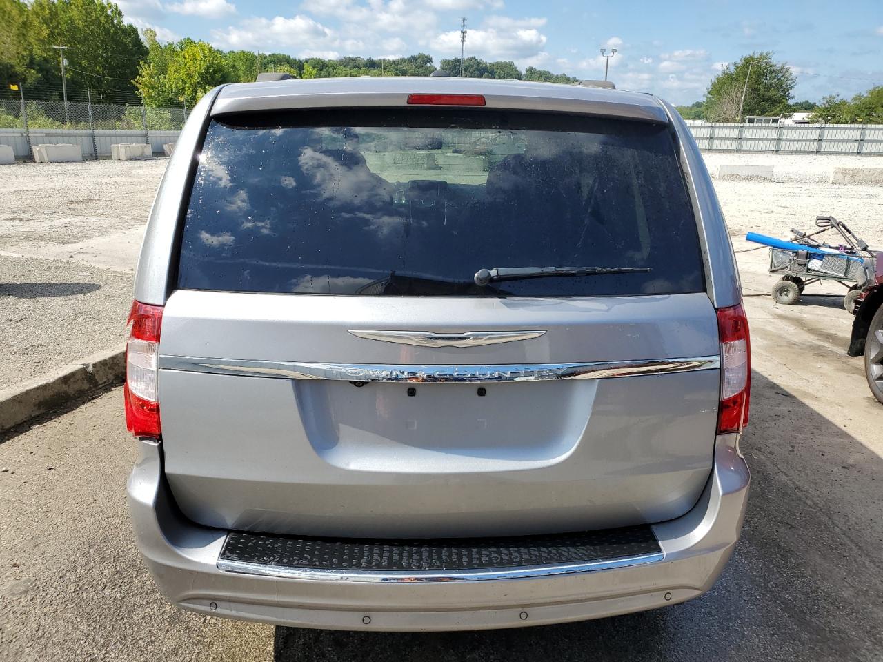 2015 Chrysler Town & Country Touring L VIN: 2C4RC1CG5FR590496 Lot: 70279015