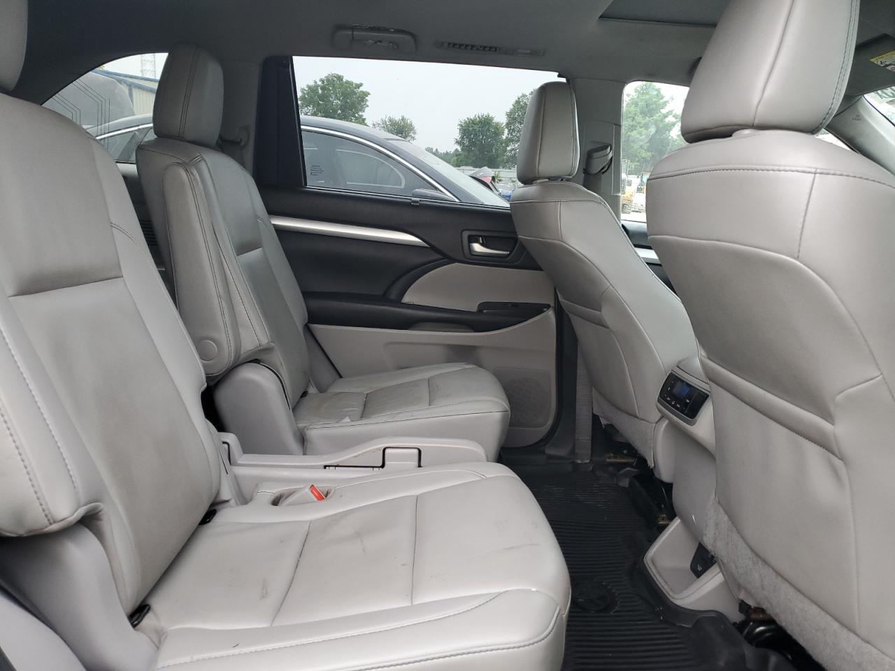 2019 Toyota Highlander Se VIN: 5TDKZRFH7KS557763 Lot: 67078605