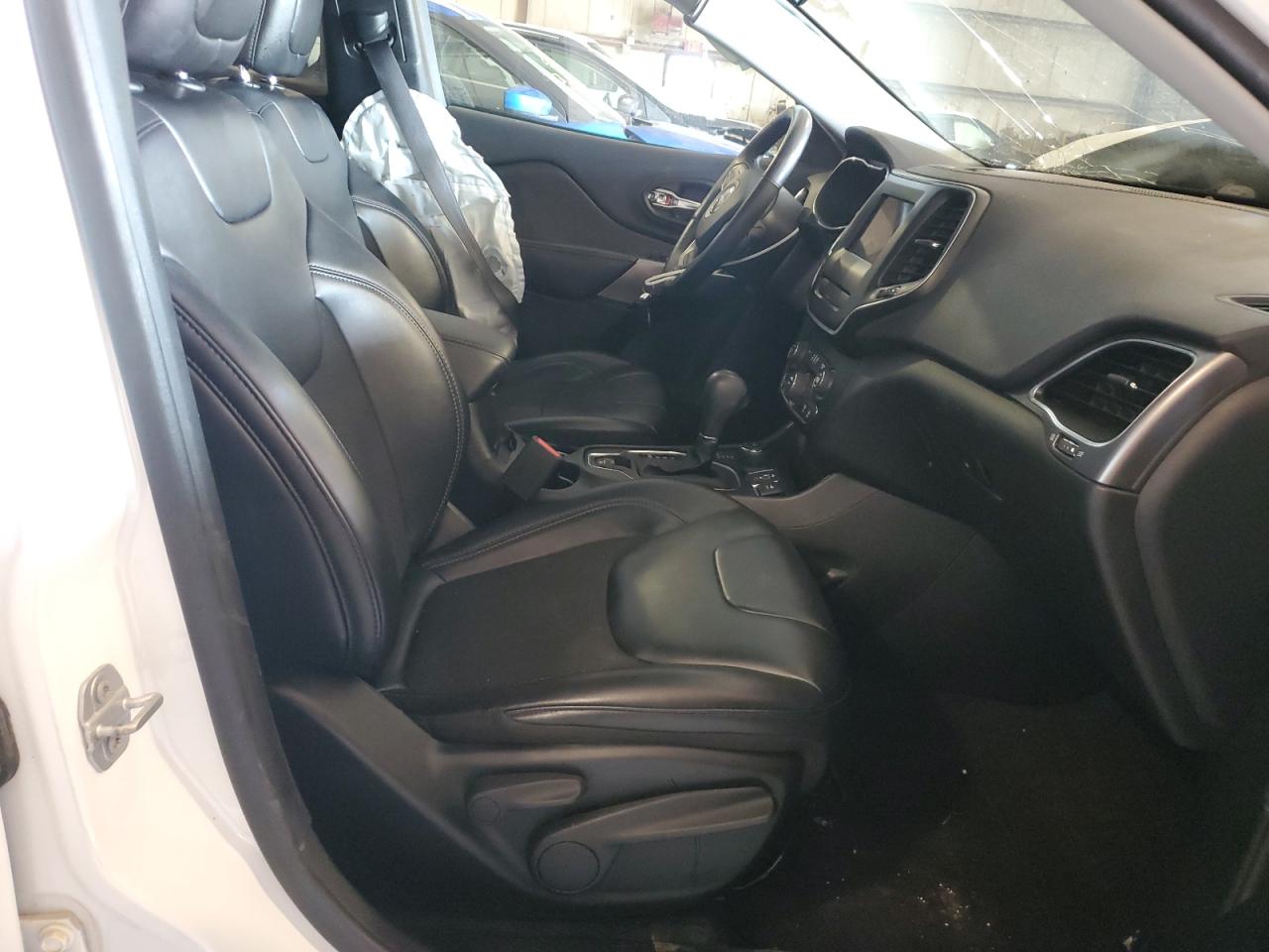 2019 Jeep Cherokee Latitude Plus VIN: 1C4PJMLB6KD174831 Lot: 67712015