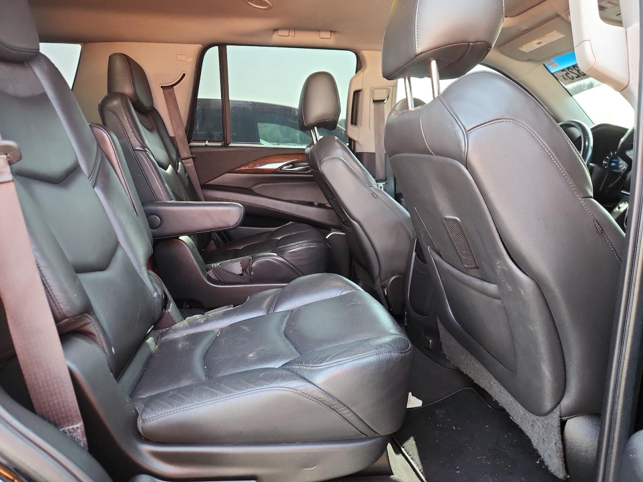 2019 Cadillac Escalade Luxury VIN: 1GYS4BKJXKR393772 Lot: 71870055