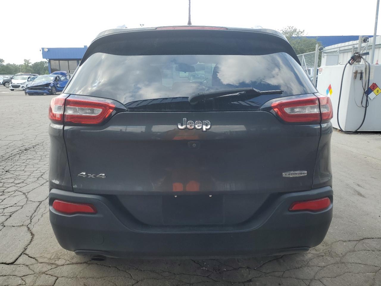 2016 Jeep Cherokee Latitude VIN: 1C4PJMCB8GW340746 Lot: 69199985