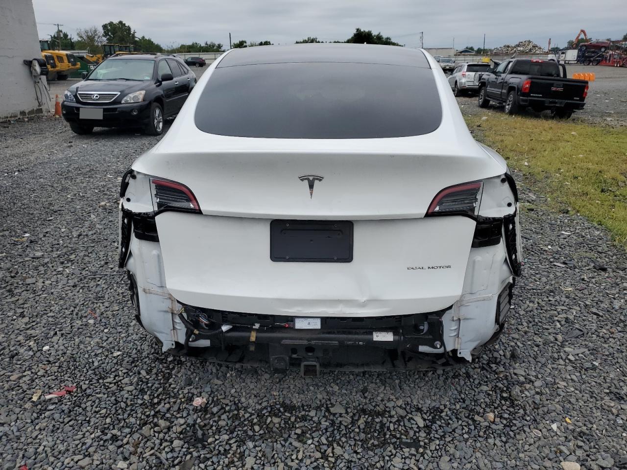 2022 Tesla Model Y VIN: 7SAYGDEE2NF423359 Lot: 69243245