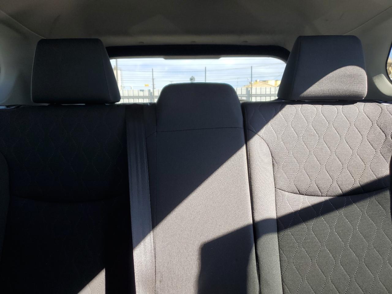 2022 Toyota Corolla Cross Le VIN: 7MUBAABG8NV014051 Lot: 69849555