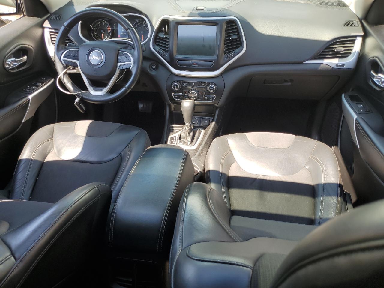 2018 Jeep Cherokee Latitude Plus VIN: 1C4PJLLB0JD584517 Lot: 70988685