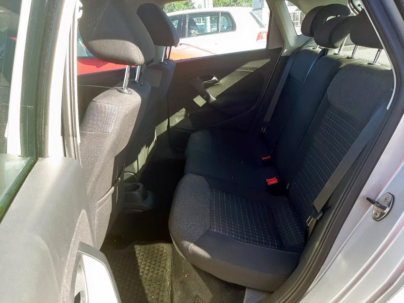 2016 VOLKSWAGEN POLO SE