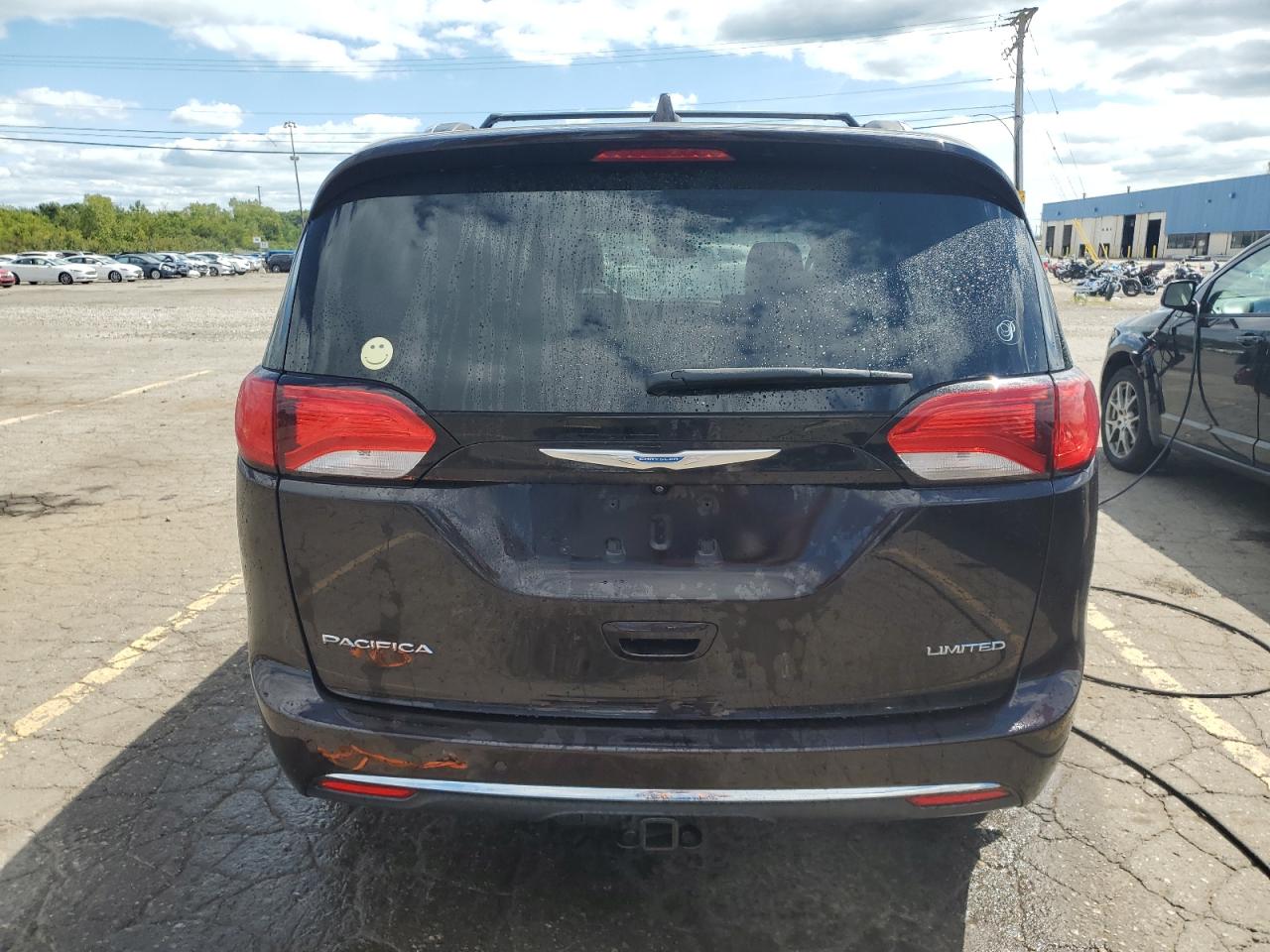 2017 Chrysler Pacifica Limited VIN: 2C4RC1GG4HR638499 Lot: 70708705