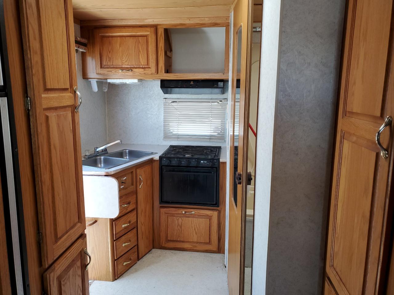 1997 Ford Econoline E350 Cutaway Van VIN: 1FDKE30S9VHA54009 Lot: 69734525