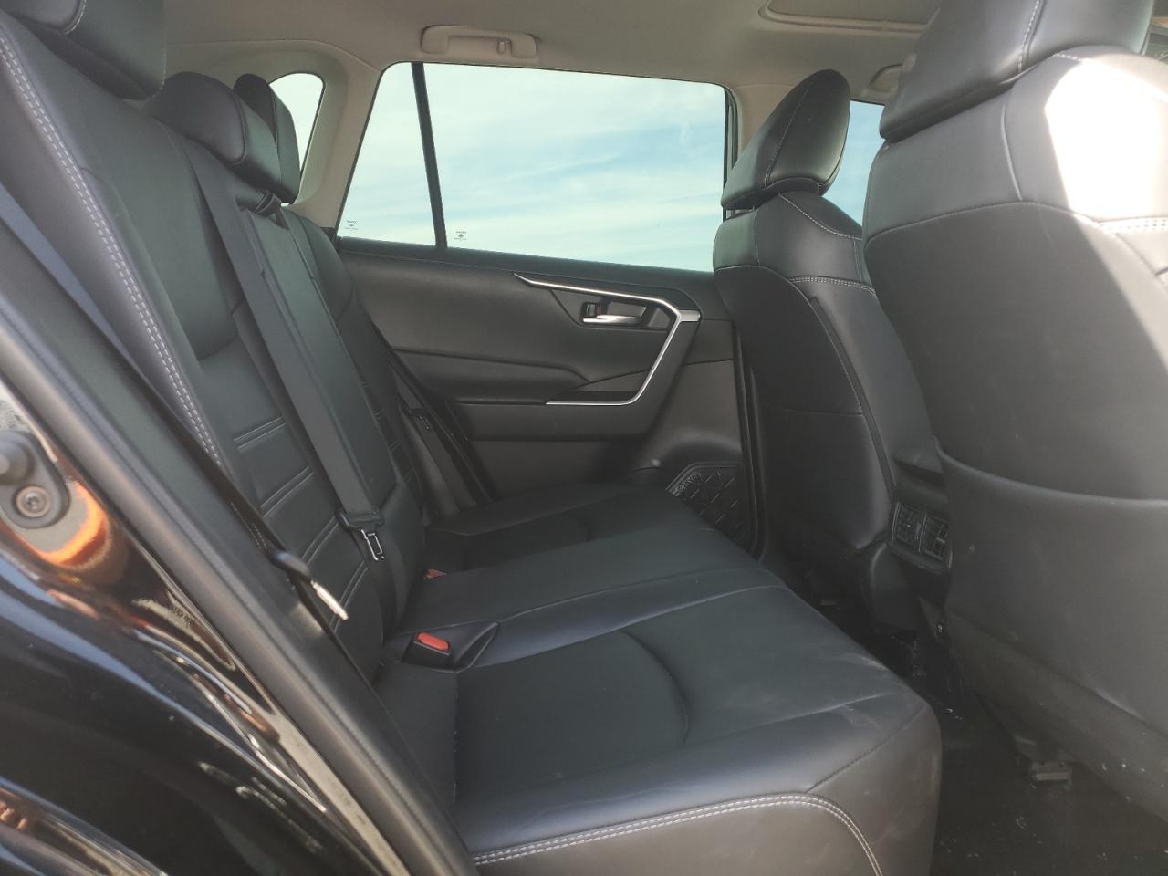 2020 Toyota Rav4 Xle Premium VIN: 2T3A1RFVXLC116204 Lot: 70760755
