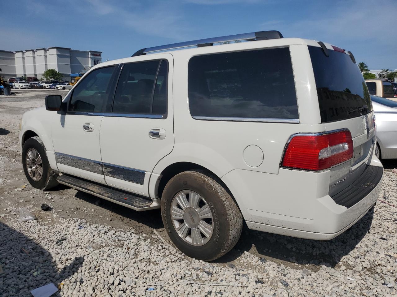 2008 Lincoln Navigator white suv gas 5LMFU27548LJ10130 photo #3