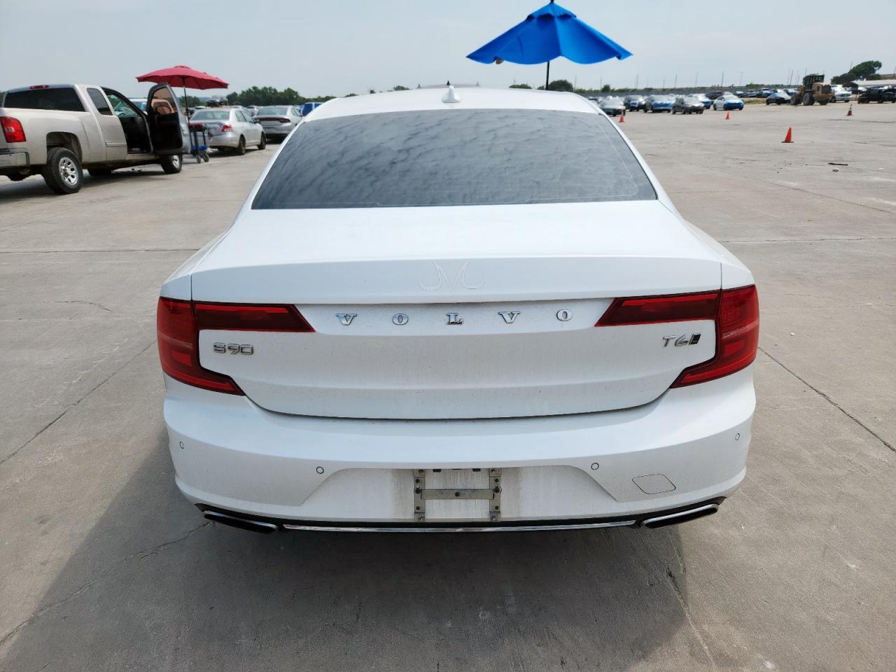 2017 Volvo S90 T6 Momentum VIN: YV1A22MK3H1013153 Lot: 70625425