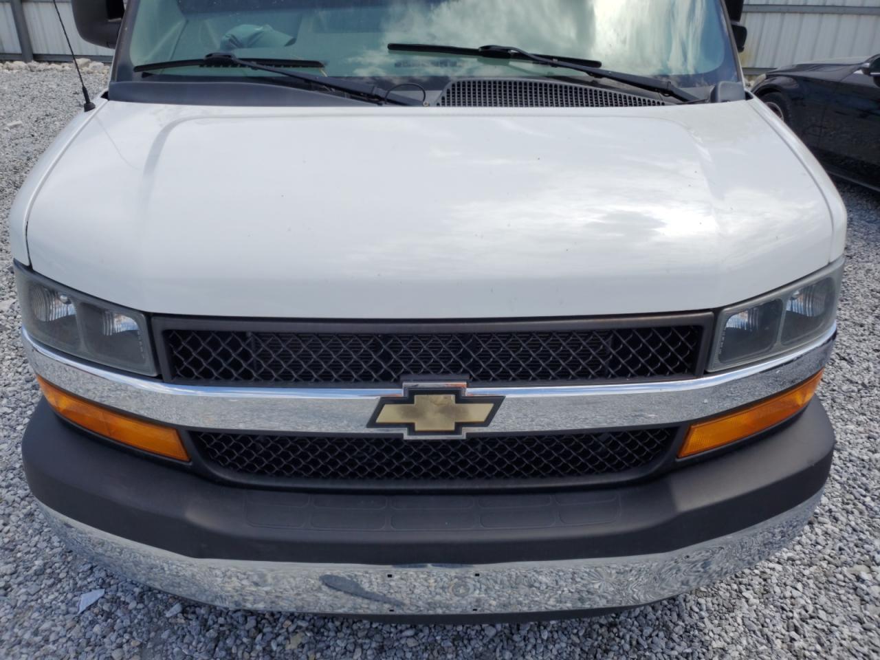 2018 Chevrolet Express G2500 VIN: 1GCWGAFGXJ1908998 Lot: 69532315