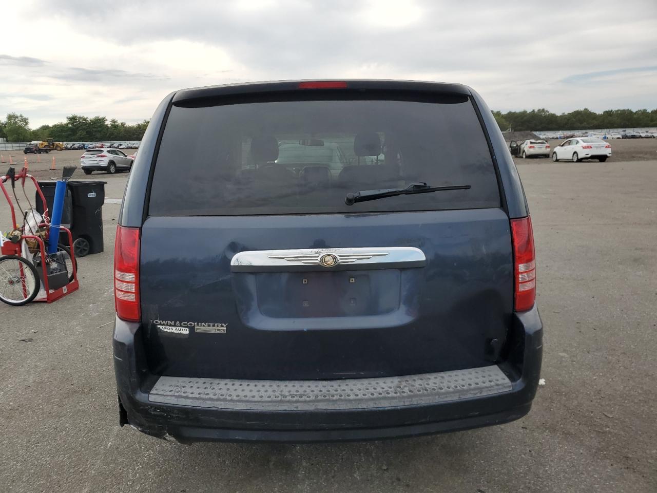 2008 Chrysler Town & Country Lx VIN: 2A8HR44H78R606843 Lot: 70682415