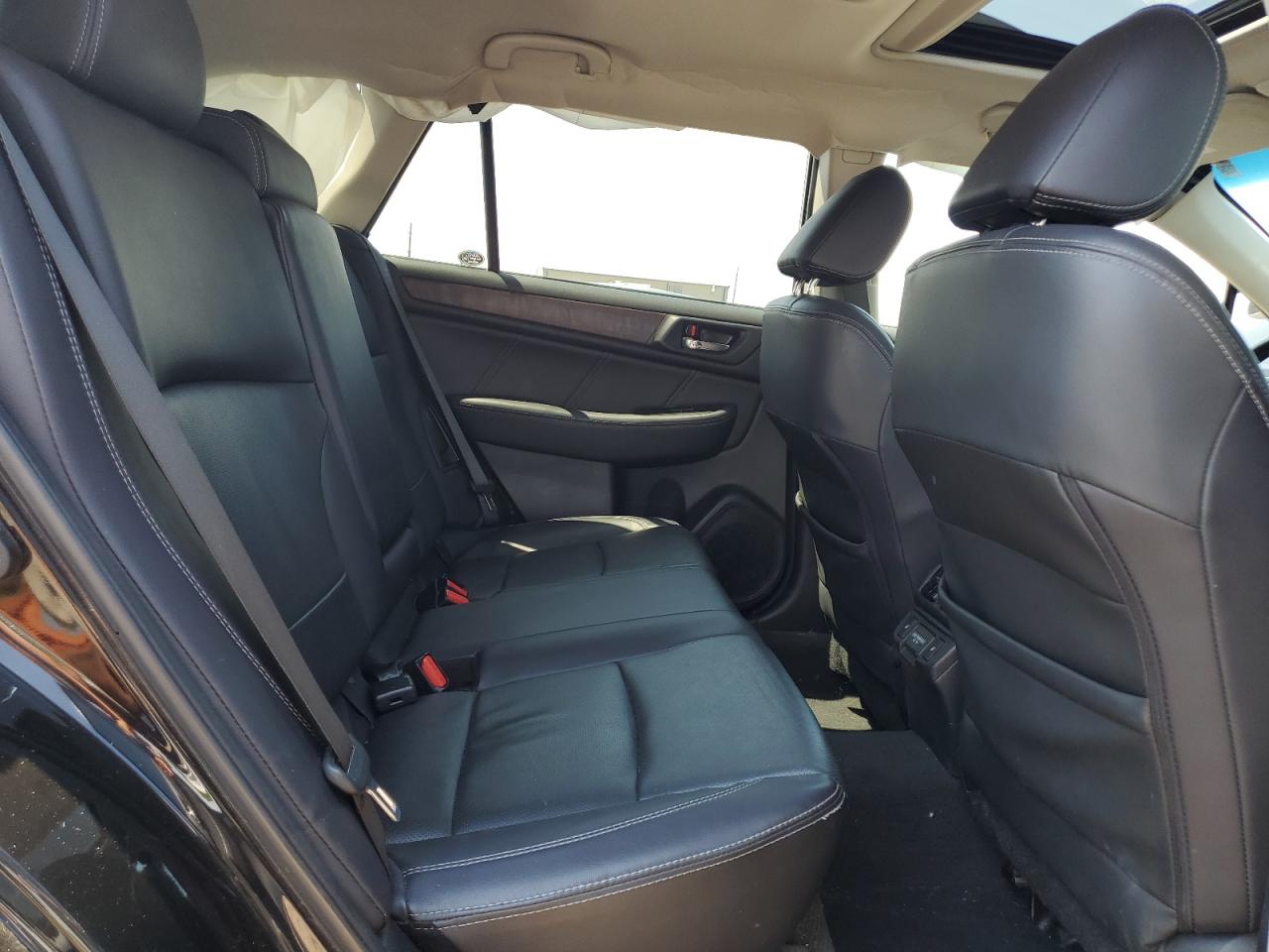 2018 Subaru Outback 2.5I Limited VIN: 4S4BSAKC1J3313134 Lot: 68885595