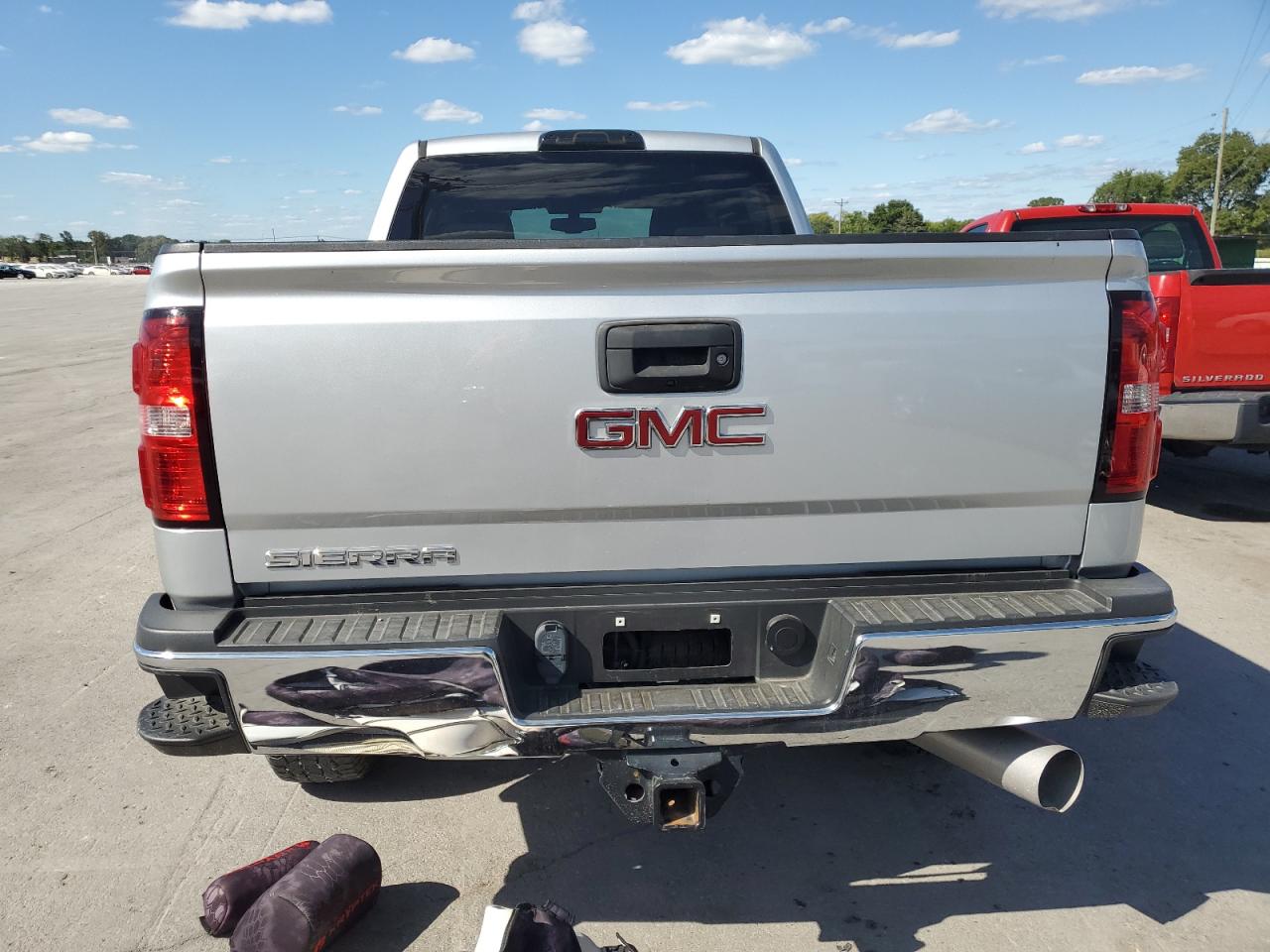 2019 GMC Sierra K2500 Heavy Duty VIN: 1GT12NEY2KF272138 Lot: 70516475