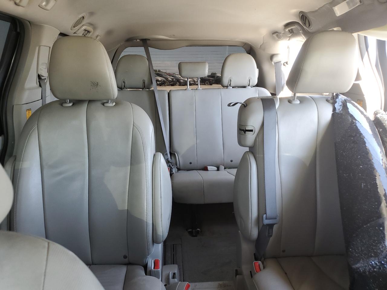 2013 Toyota Sienna Xle VIN: 5TDYK3DC4DS327183 Lot: 70894995