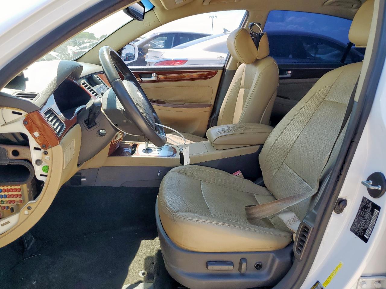 2014 Hyundai Genesis 3.8L VIN: KMHGC4DD3EU261838 Lot: 69335845