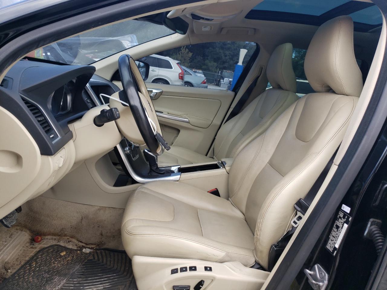 2016 Volvo Xc60 T5 Premier VIN: YV440MDK6G2799766 Lot: 67382975