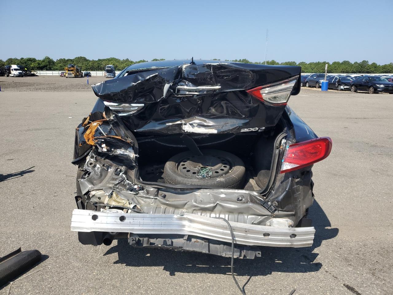 2015 Chrysler 200 S VIN: 1C3CCCBG9FN581109 Lot: 68358295