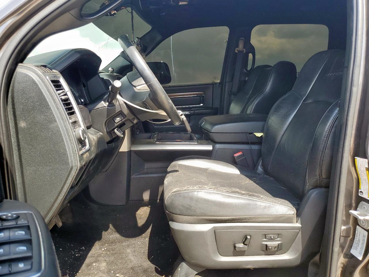 2015 Ram 2500 Laramie VIN: 3C6UR5FL5FG646703 Lot: 69888105