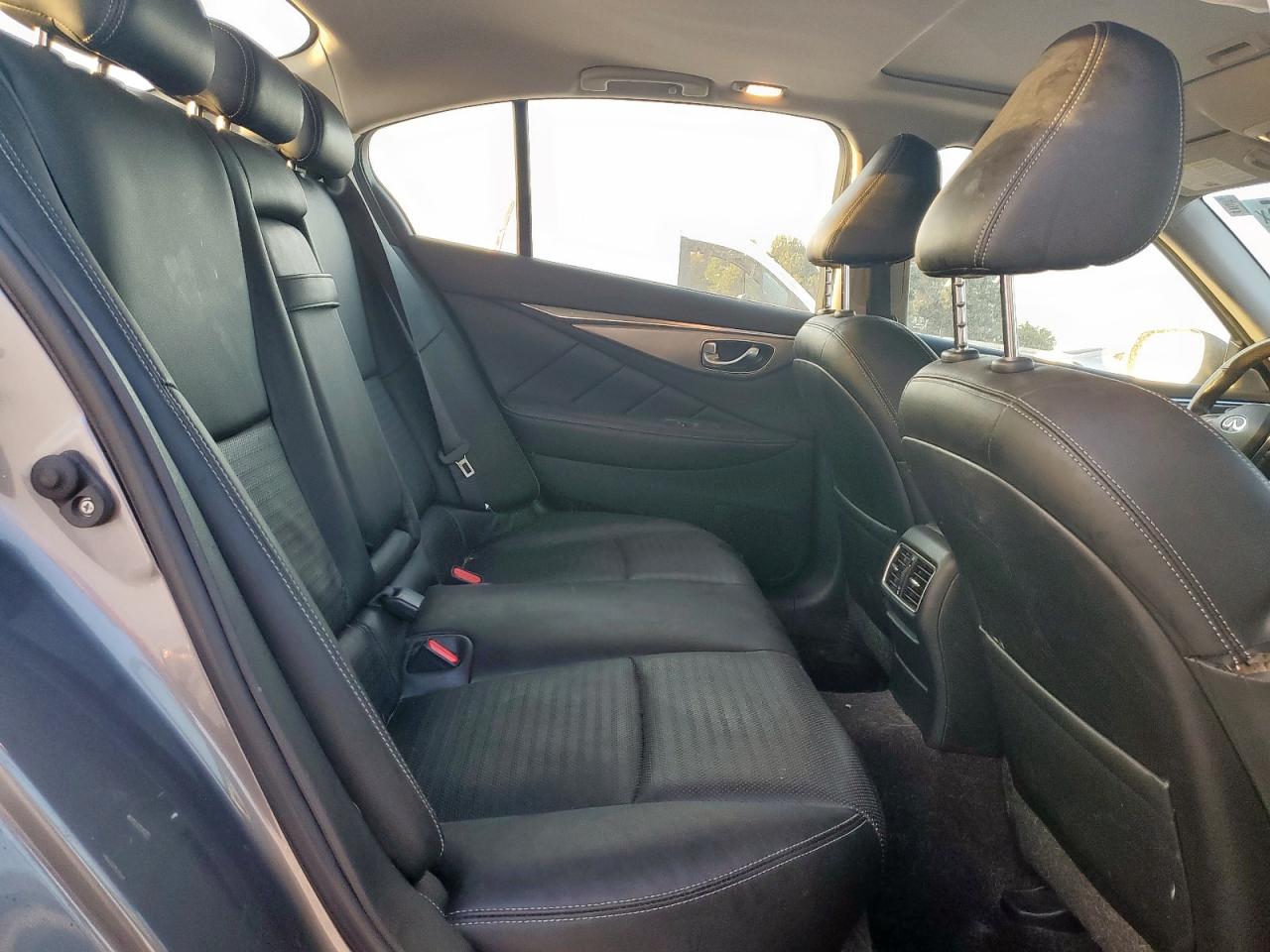 2018 Infiniti Q50 Luxe VIN: JN1EV7AR9JM443547 Lot: 70888865