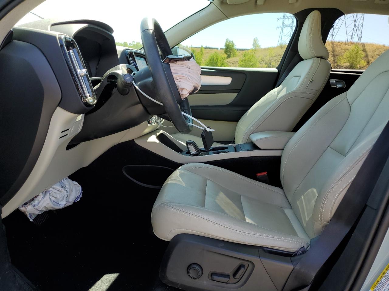 2019 Volvo Xc40 T5 Momentum VIN: YV4162UK8K2051180 Lot: 68670265