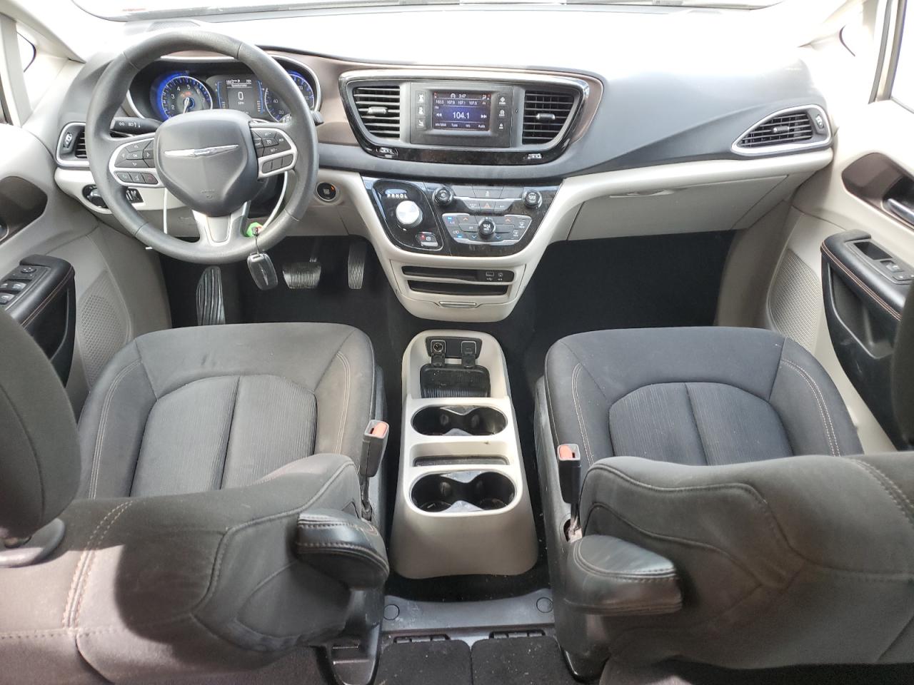 2017 Chrysler Pacifica Touring VIN: 2C4RC1DG4HR663696 Lot: 70328435