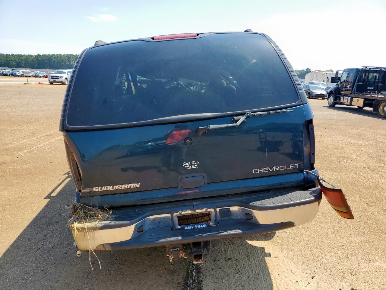 2005 Chevrolet Suburban C1500 VIN: 1GNEC16Z05J109933 Lot: 70501335