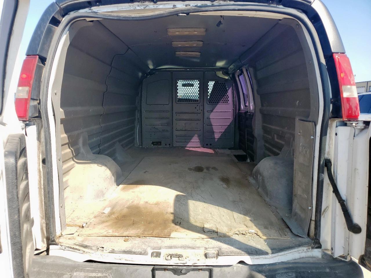 2017 Chevrolet Express G2500 VIN: 1GCWGBFF5H1192180 Lot: 69214345