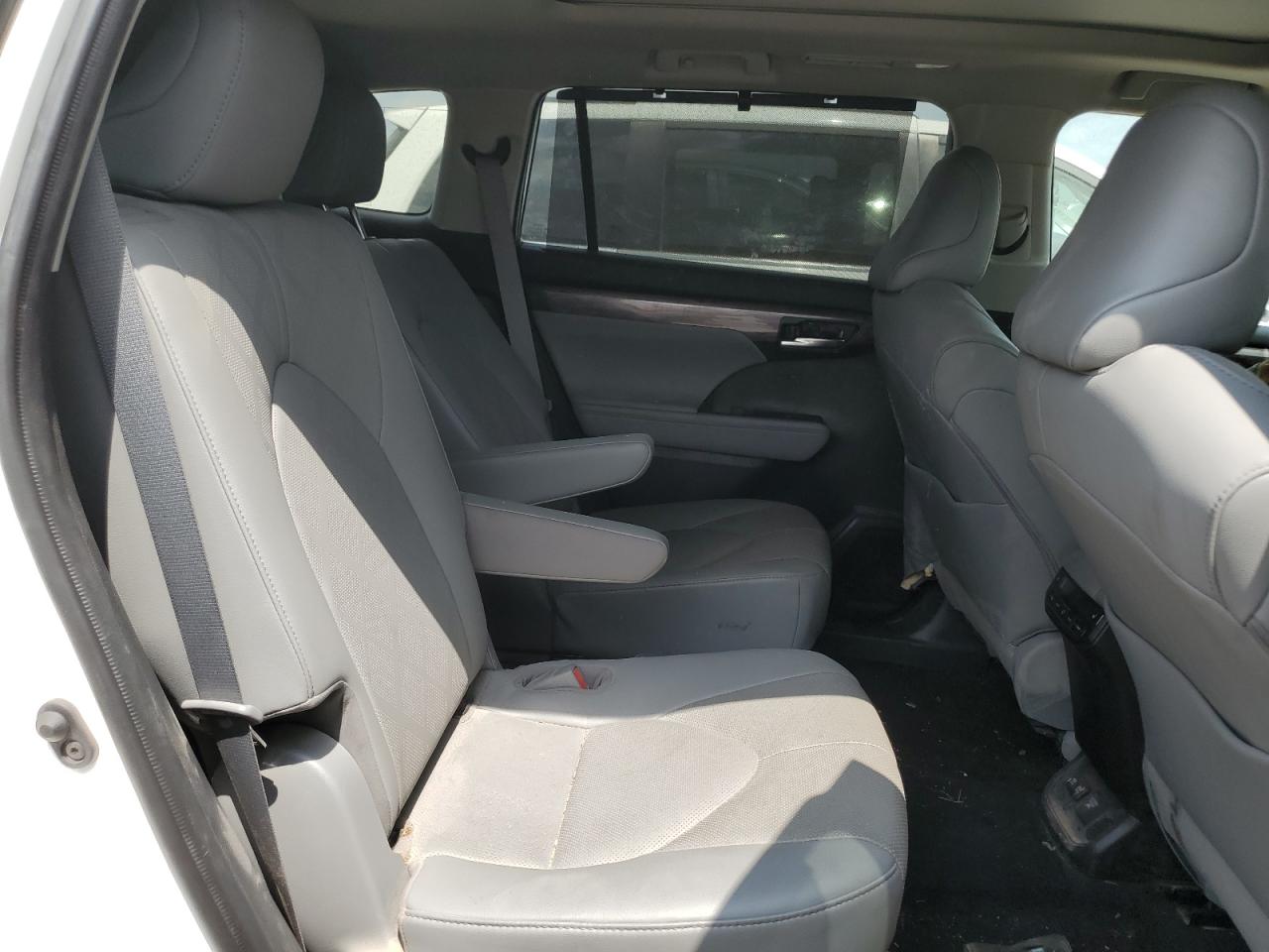 5TDEBRCH0MS026056 2021 Toyota Highlander Hybrid Platinum