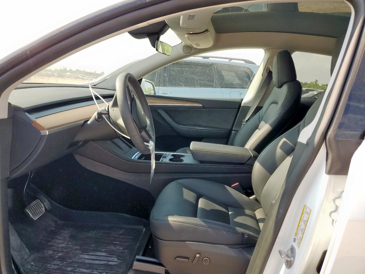 2024 Tesla Model Y VIN: 7SAYGDED8RA307898 Lot: 70358305