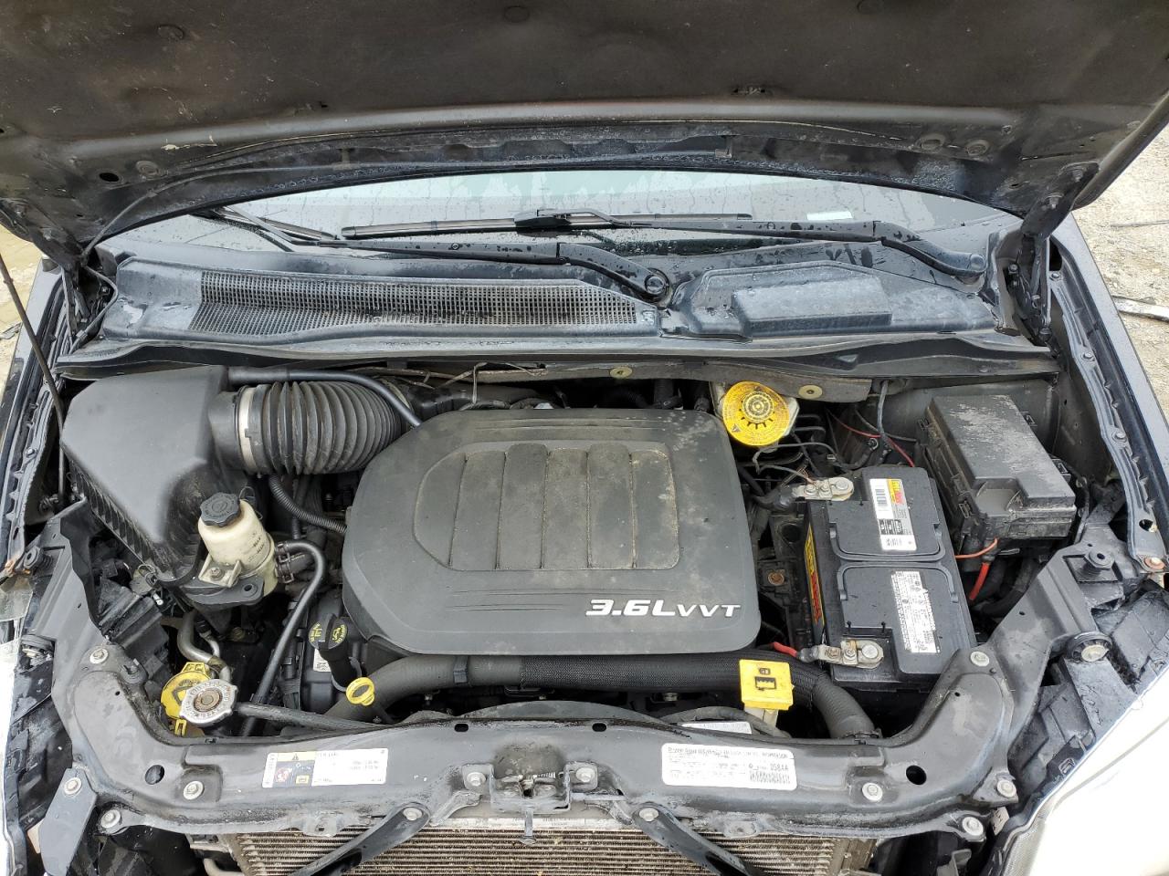 2014 Chrysler Town & Country Touring VIN: 2C4RC1BG1ER325588 Lot: 69935985